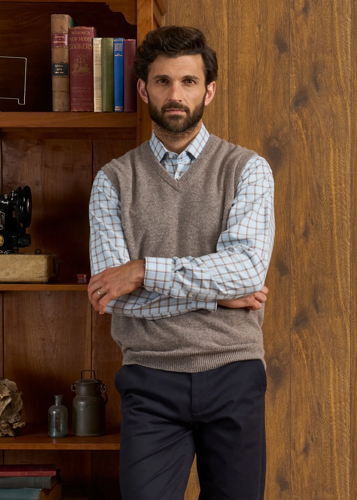 Norfolk Men's Lambswool Slipover in Vole - Classic Fit